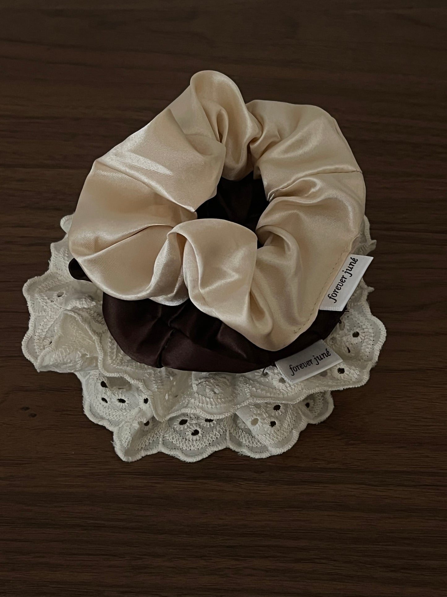 Eyelet Scrunchie - Buttercream